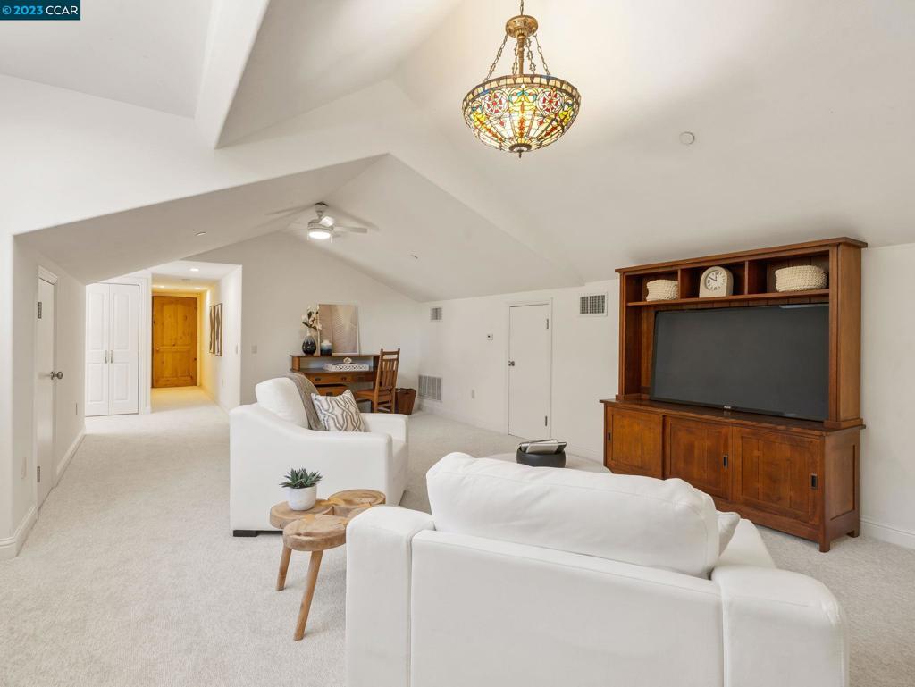 ALAMO OAKS - Residential