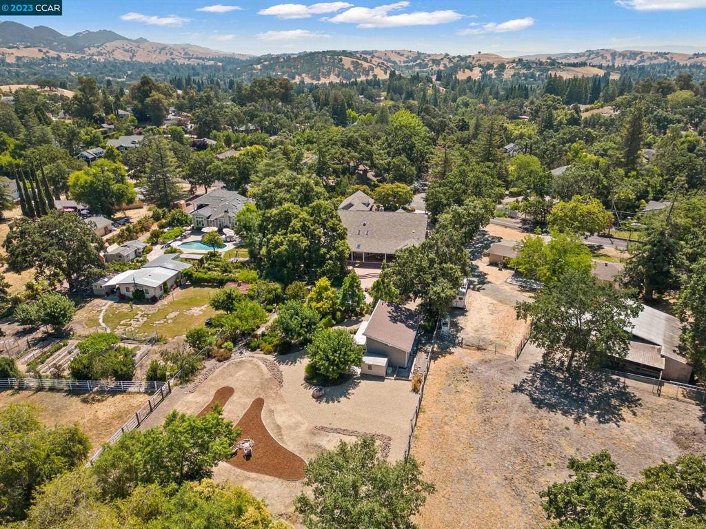 ALAMO OAKS - Residential