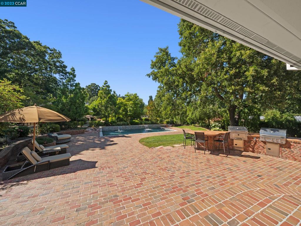 ALAMO OAKS - Residential