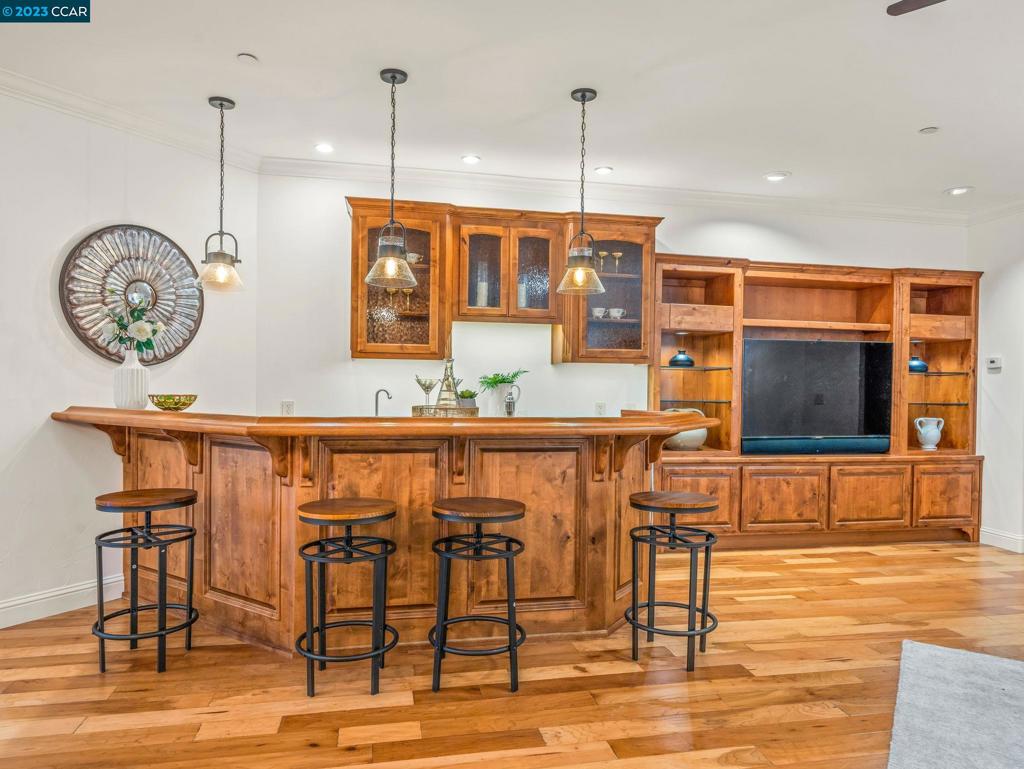 ALAMO OAKS - Residential