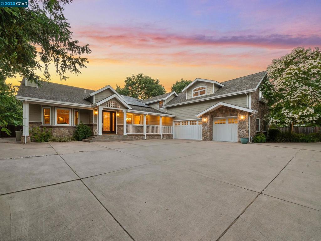 ALAMO OAKS - Residential