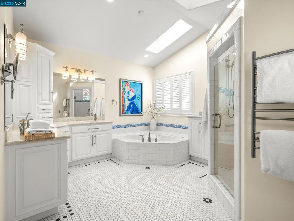 ALAMO OAKS - Residential