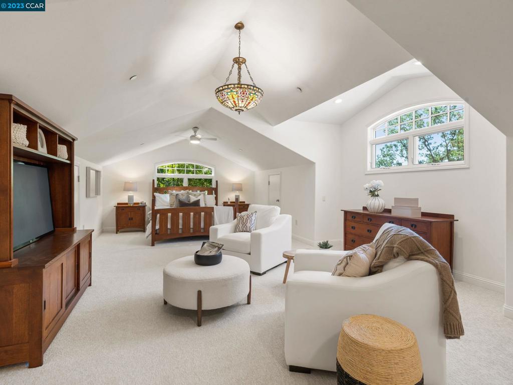 ALAMO OAKS - Residential