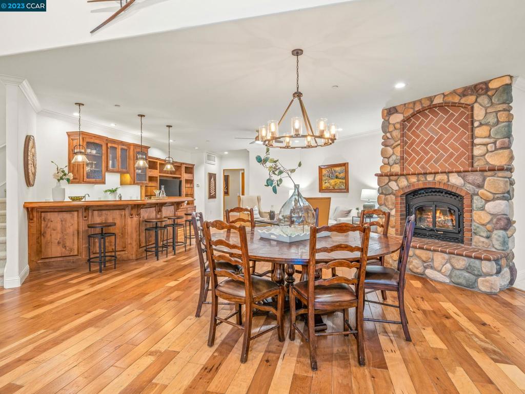 ALAMO OAKS - Residential