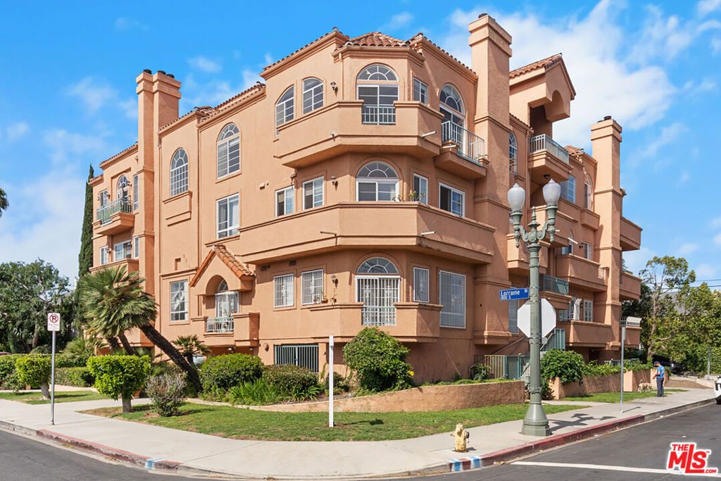 Photo of 801 Lorraine Boulevard #301, Los Angeles, CA 90005 (MLS # 26771277)