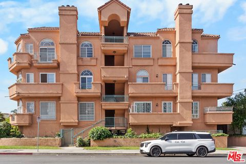 Photo of 801 Lorraine Boulevard #301, Los Angeles, CA 90005 (MLS # 26771277)