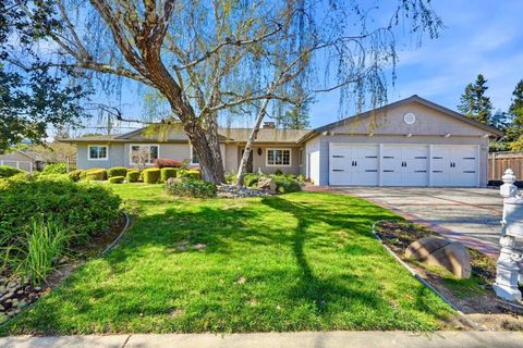 Photo of 1474 Marlbarough Avenue, Los Altos, CA 94024 (MLS # ML82037311)