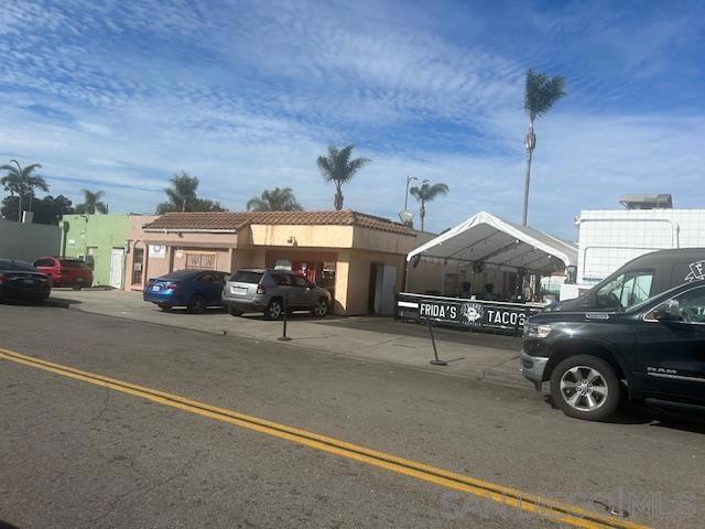 651 E. Valley Packway