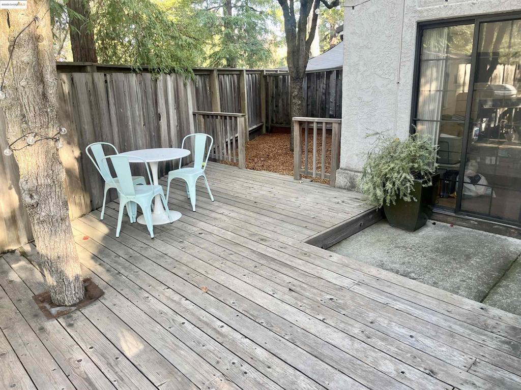 WALNUTCREK - Residential Lease