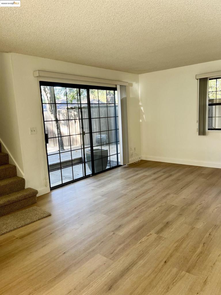 WALNUTCREK - Residential Lease