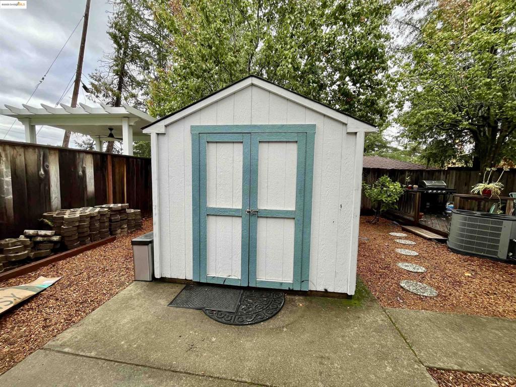 WALNUTCREK - Residential Lease