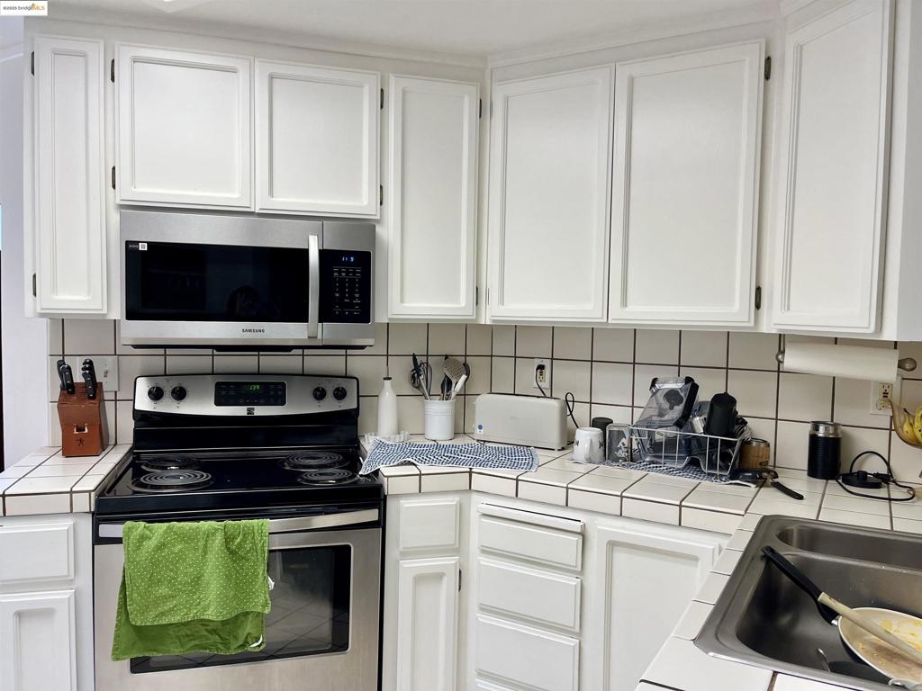 WALNUTCREK - Residential Lease