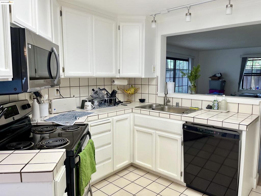 WALNUTCREK - Residential Lease