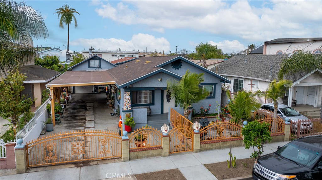 1843 Cerritos Avenue