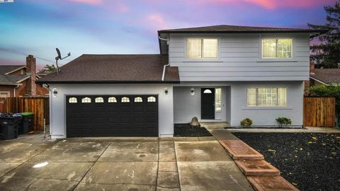 Photo of 815 Golden Eye Way Way, Suisun City, CA 94585 (MLS # 41115468) Photo of 815 Golden Eye Way Way, Suisun City, CA 94585 (MLS # 41115468)