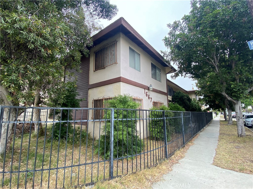 1667 W 208th Street