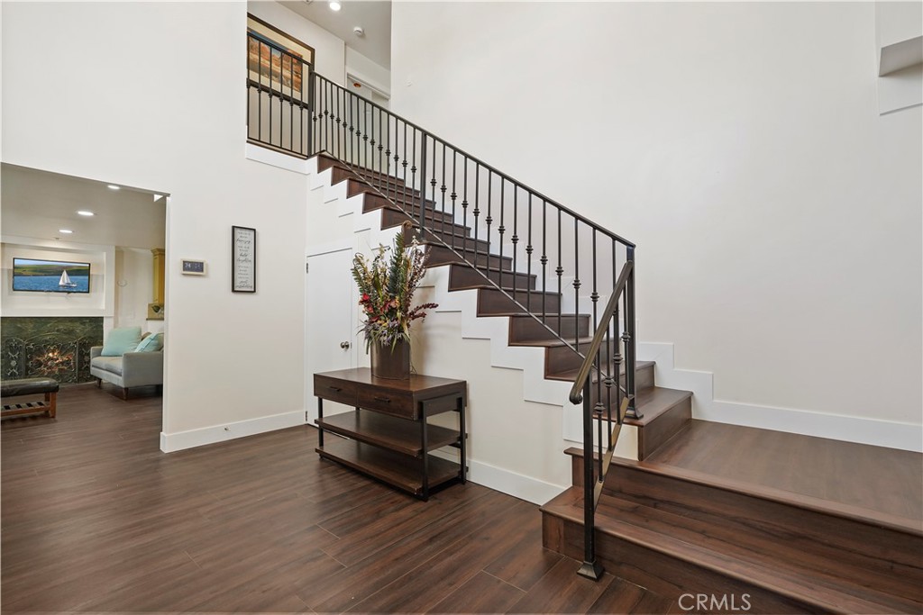 Properties 2 7425 Vanalden Avenue
