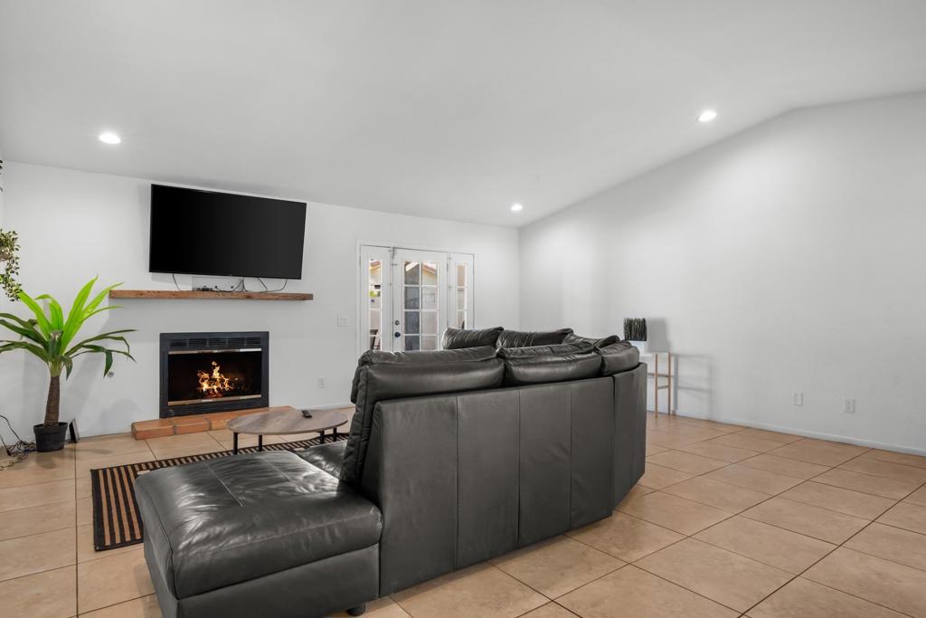51800 Avenida Ramirez