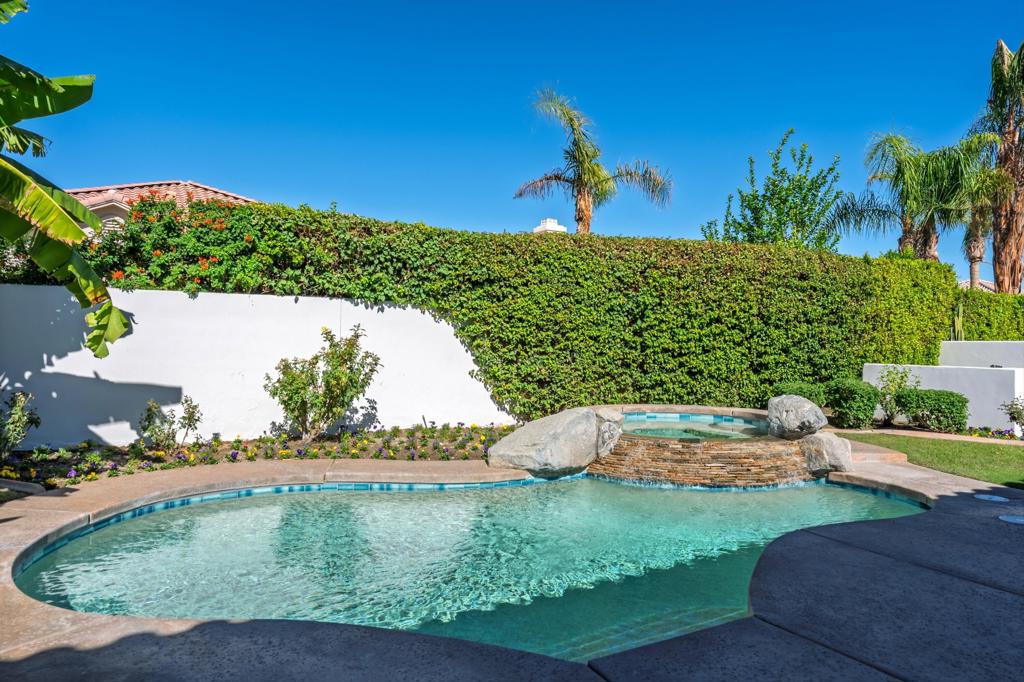 La Quinta Fairways - Residential