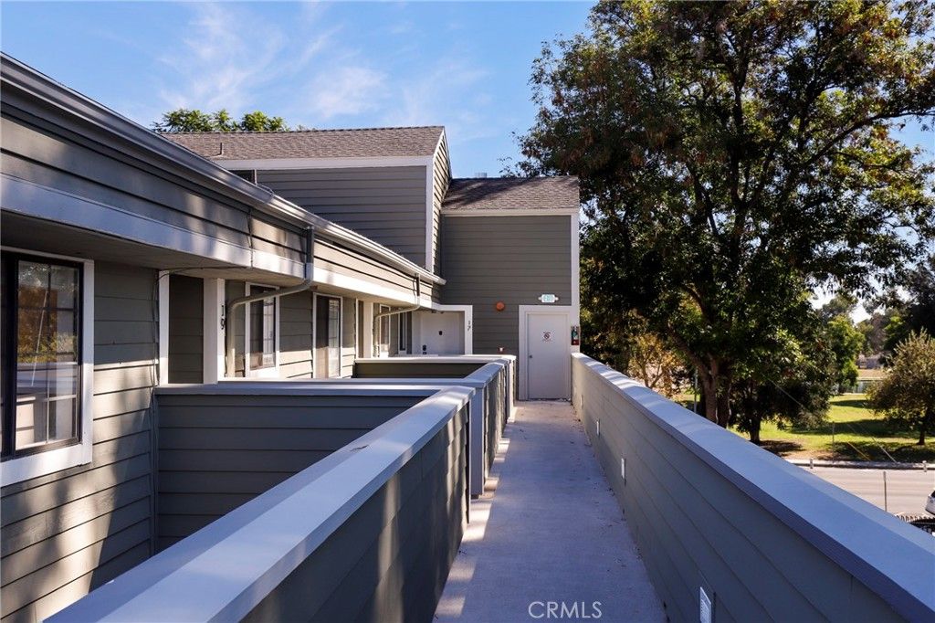 Photo of 6545 Reseda Blvd #19, Reseda, CA 91335 (MLS # SR25236744)