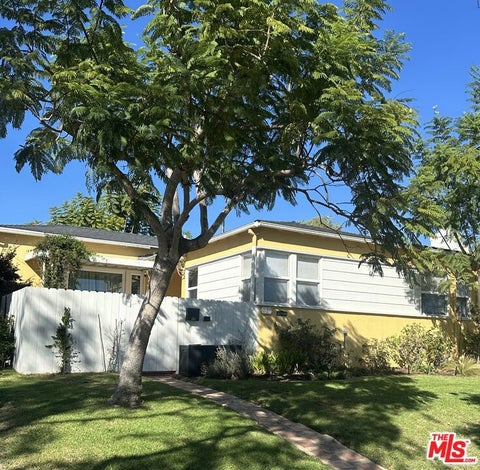 Photo of 221 W 64th Place, Inglewood, CA 90302 (MLS # 26102304)
