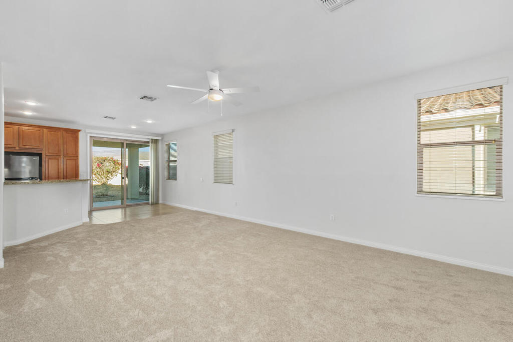 80410 Avenida Linda Vista Vista