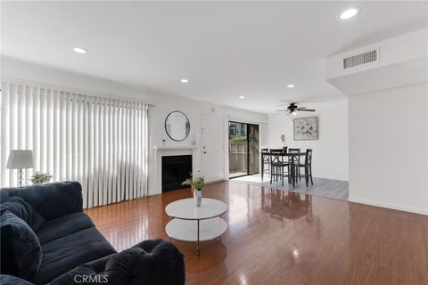 Photo of 8430 Langdon Avenue #1, North Hills, CA 91343 (MLS # SR26106199)