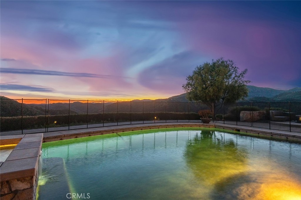 38355 Vista Del Bosque