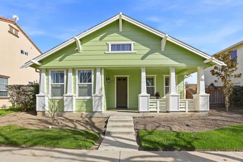 Photo of 622 Heirloom Place, King City, CA 93930 (MLS # ML82033347)