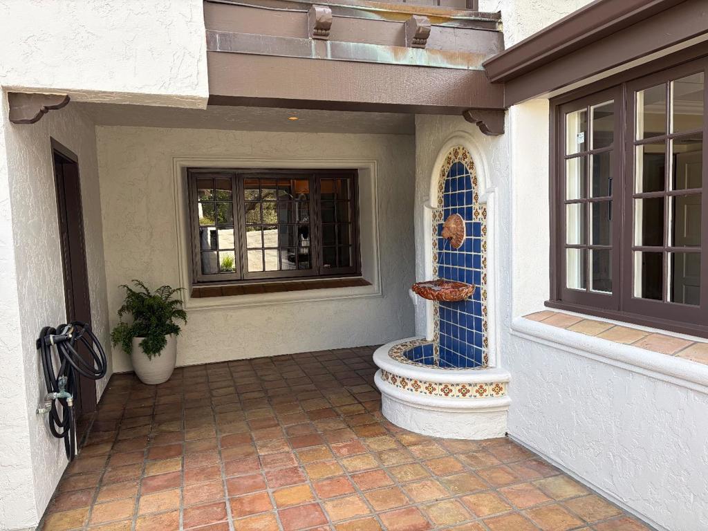 Photo of 2485 Sharon Oaks Drive, Menlo Park, CA 94025 (MLS # ML82063541)