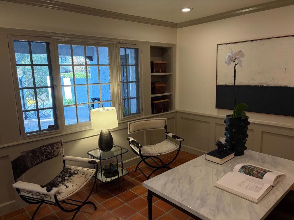 2485 Sharon Oaks Drive