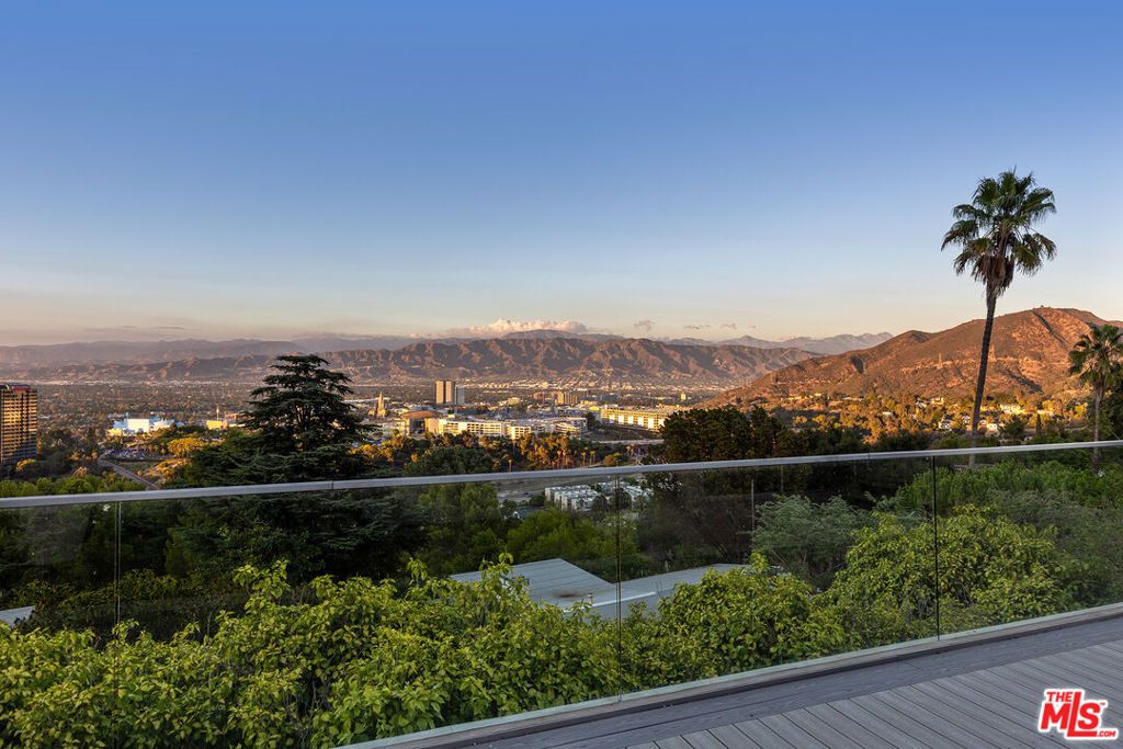 Photo of 3215 Bonnie Hill Drive, Los Angeles, CA 90068 (MLS # 25597051)