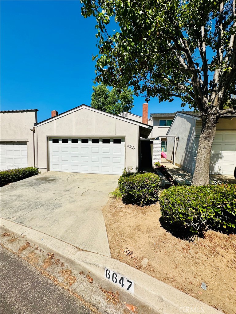 Stunning 3-bedroom, 2.5-bath townhome located in the heart of Yorba Linda, CA. This property has been completely and beautifully renovated. The upgraded kitchen includes modern appliances and finishes. The private and entryway backyard provides a space for outdoor relaxation and entertainment. One bedroom and a half bath downstairs. a full bath and bedroom upstairs along with a spacious primary bedroom and bath.
Laundry room with washer and dryer included (without warranty) as well.
As part of the HOA, residents have access to a 3 HOA pools, 2 tennis courts, a basketball court, and a clubhouse.
Owner covers the Association dues, while the tenants are responsible for all utilities.
Tenants are also responsible for a $15 a month resident's benefits program and a one-time $95 onboarding fee.