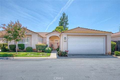 Photo of 6706 N Chestnut AVE, Fresno, CA 93710 (MLS # FR26194294)