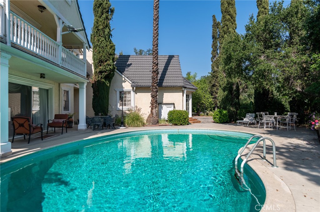 Glendale, California, 91207, United States, 4 Bedrooms Bedrooms, ,4 BathroomsBathrooms,Residential,Active,2030572