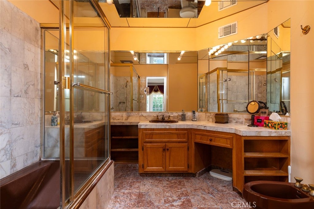 Glendale, California, 91207, United States, 4 Bedrooms Bedrooms, ,4 BathroomsBathrooms,Residential,Active,2030572