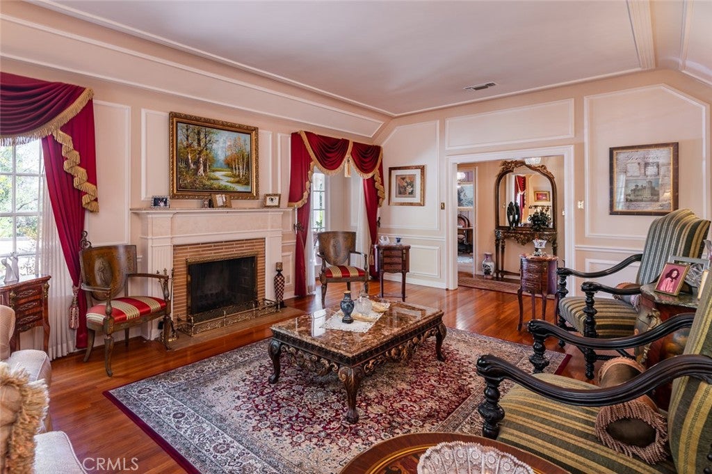 Glendale, California, 91207, United States, 4 Bedrooms Bedrooms, ,4 BathroomsBathrooms,Residential,Active,2030572