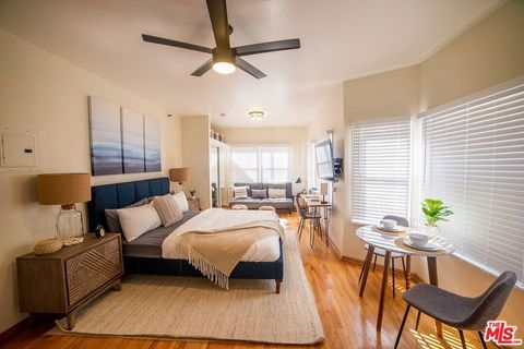Photo of 26 Breeze Avenue #6, Venice, CA 90291 (MLS # 26721287)