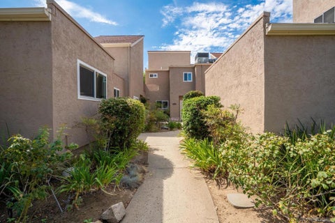 Photo of 23949 Green Haven Lane LN, Ramona, CA 92065 (MLS # 260022029SD)