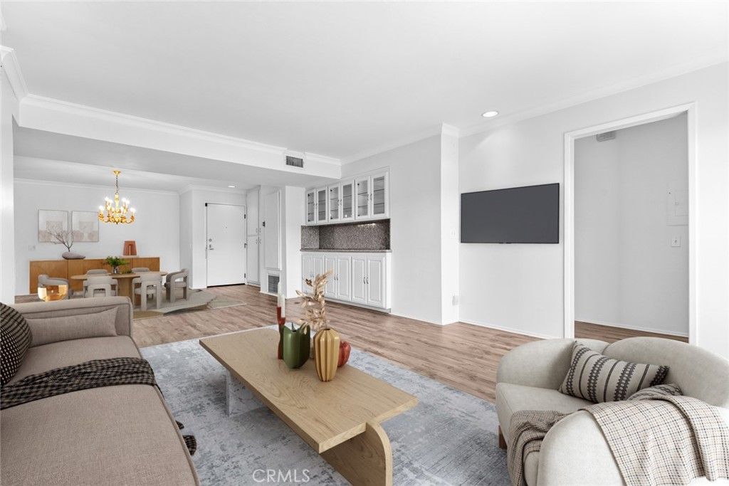 Photo of 14804 Magnolia #6, Sherman Oaks, CA 91403 (MLS # GD25257638)