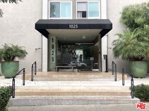Photo of 1025 N Kings Road #313, West Hollywood, CA 90069 (MLS # 26987475)