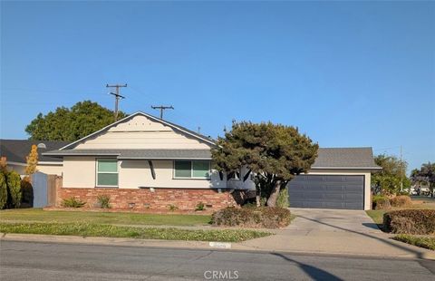 Photo of 3074 Warren LN, Costa Mesa, CA 92626 (MLS # PW26107666)