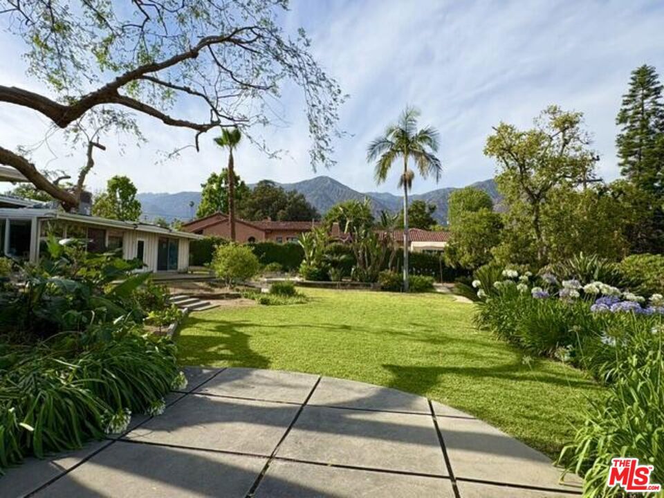 206 Oak Meadow Road