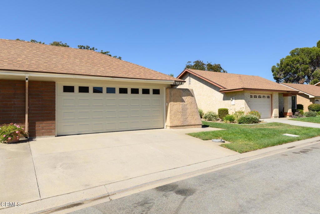 16159 Village 16