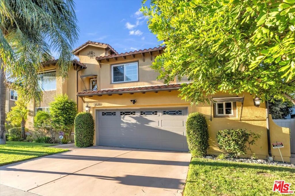 Photo of 15709 Milbank Street, Encino, CA 91436 (MLS # 25590203)