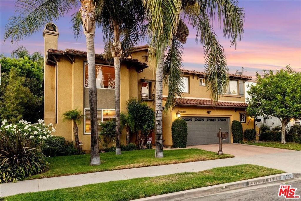 Photo of 15709 Milbank Street, Encino, CA 91436 (MLS # 25590203)