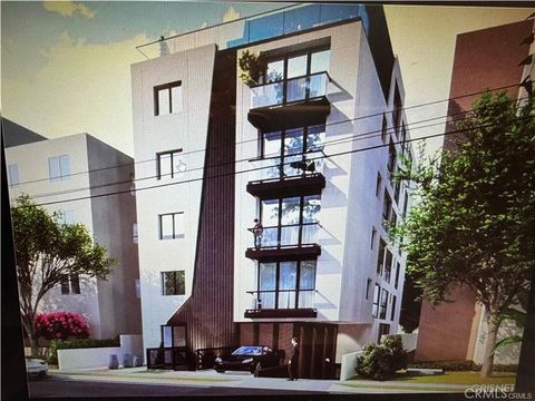 Photo of 5067 Bakman Avenue, North Hollywood, CA 91601 (MLS # SR25274578)