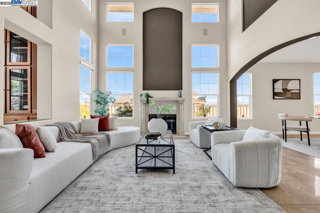 48912 Crown Ridge Cmn