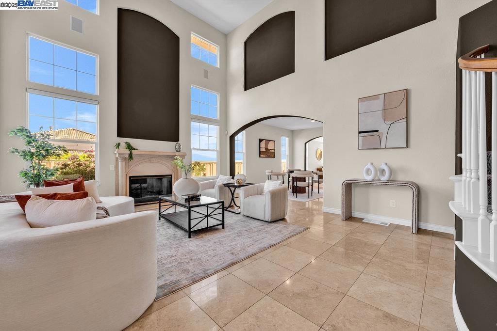 48912 Crown Ridge Cmn