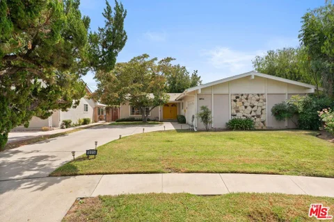 18914 Malden Street, Los Angeles, CA 91324 - MLS#: 26875981